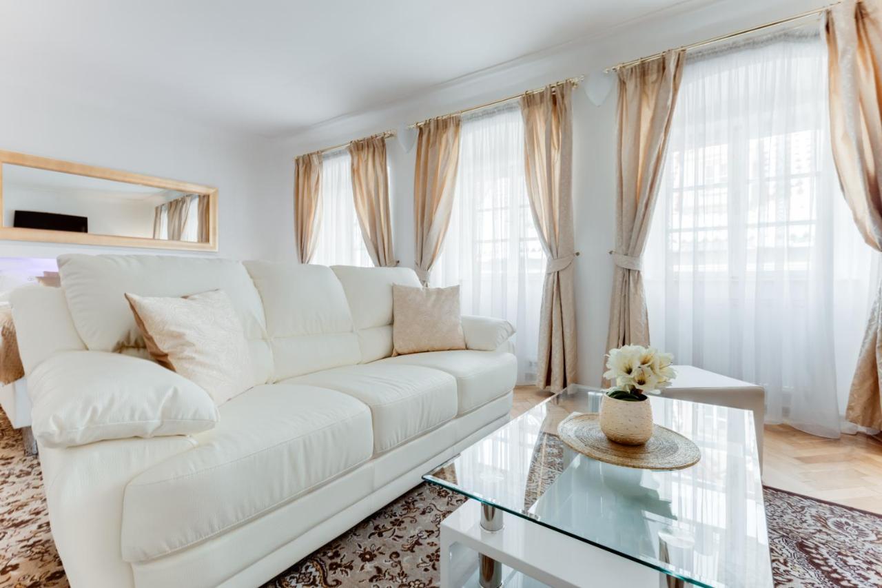 Charles Bridge Royal Apartment - Castle District Prague Extérieur photo