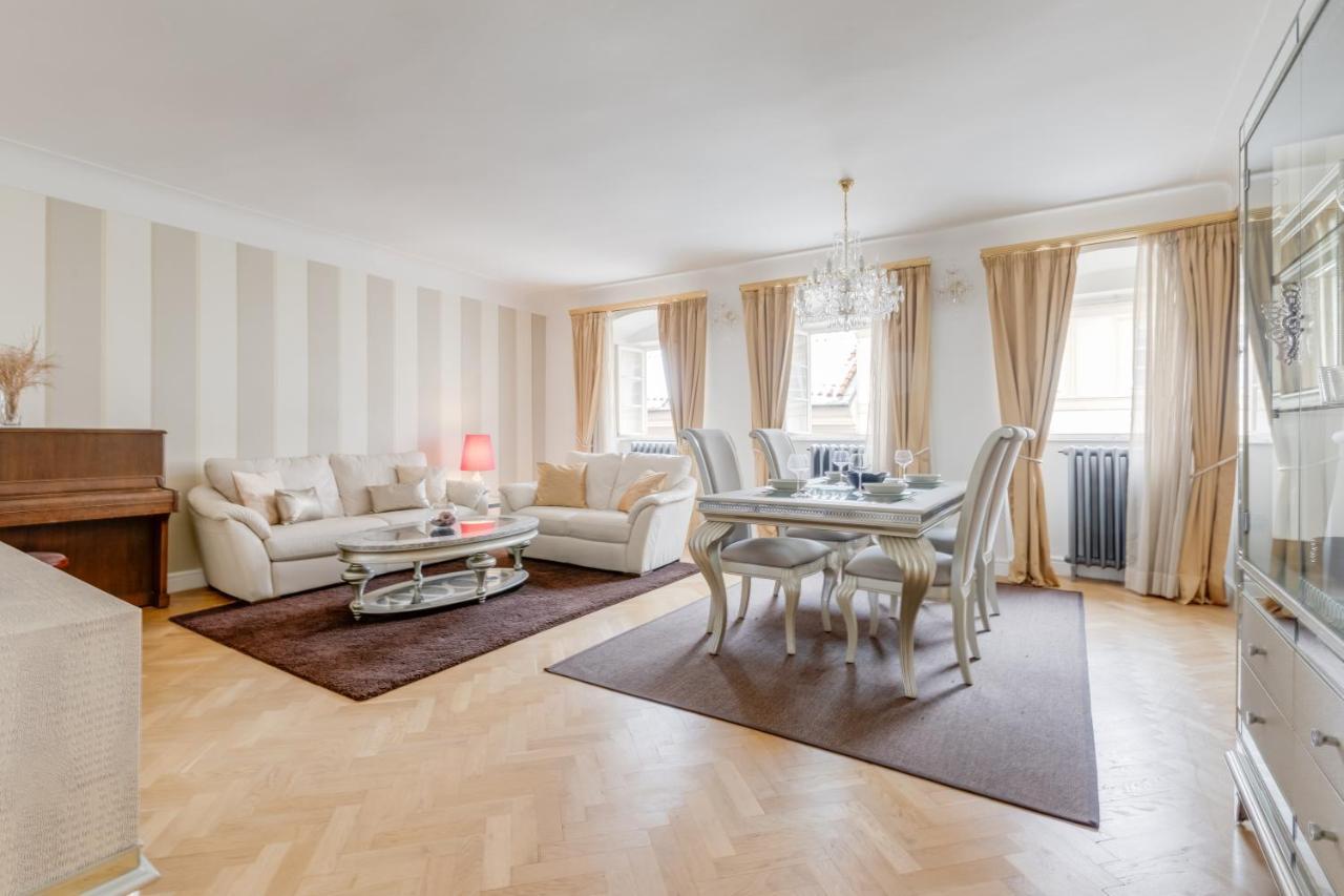 Charles Bridge Royal Apartment - Castle District Prague Extérieur photo