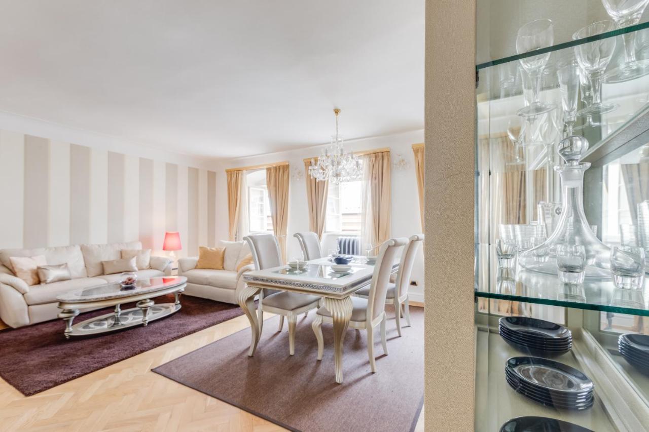 Charles Bridge Royal Apartment - Castle District Prague Extérieur photo