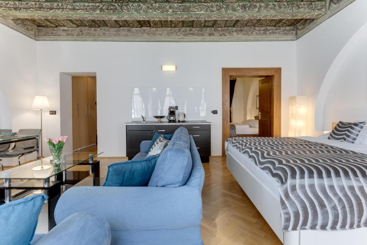 Charles Bridge Royal Apartment - Castle District Prague Extérieur photo