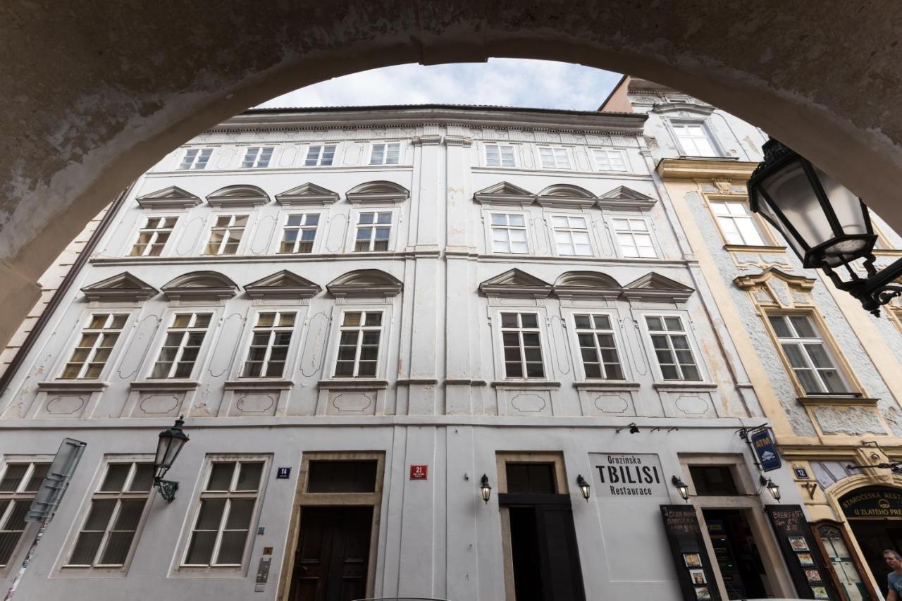 Charles Bridge Royal Apartment - Castle District Prague Extérieur photo